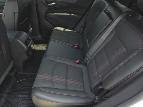 Used 2023 Chevrolet Equinox RS FWD image 29