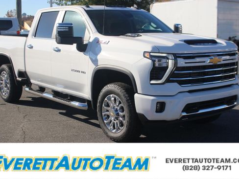 New 2025 Chevrolet Silverado 2500 LT w/ Z71 Chrome Sport Edition image 2