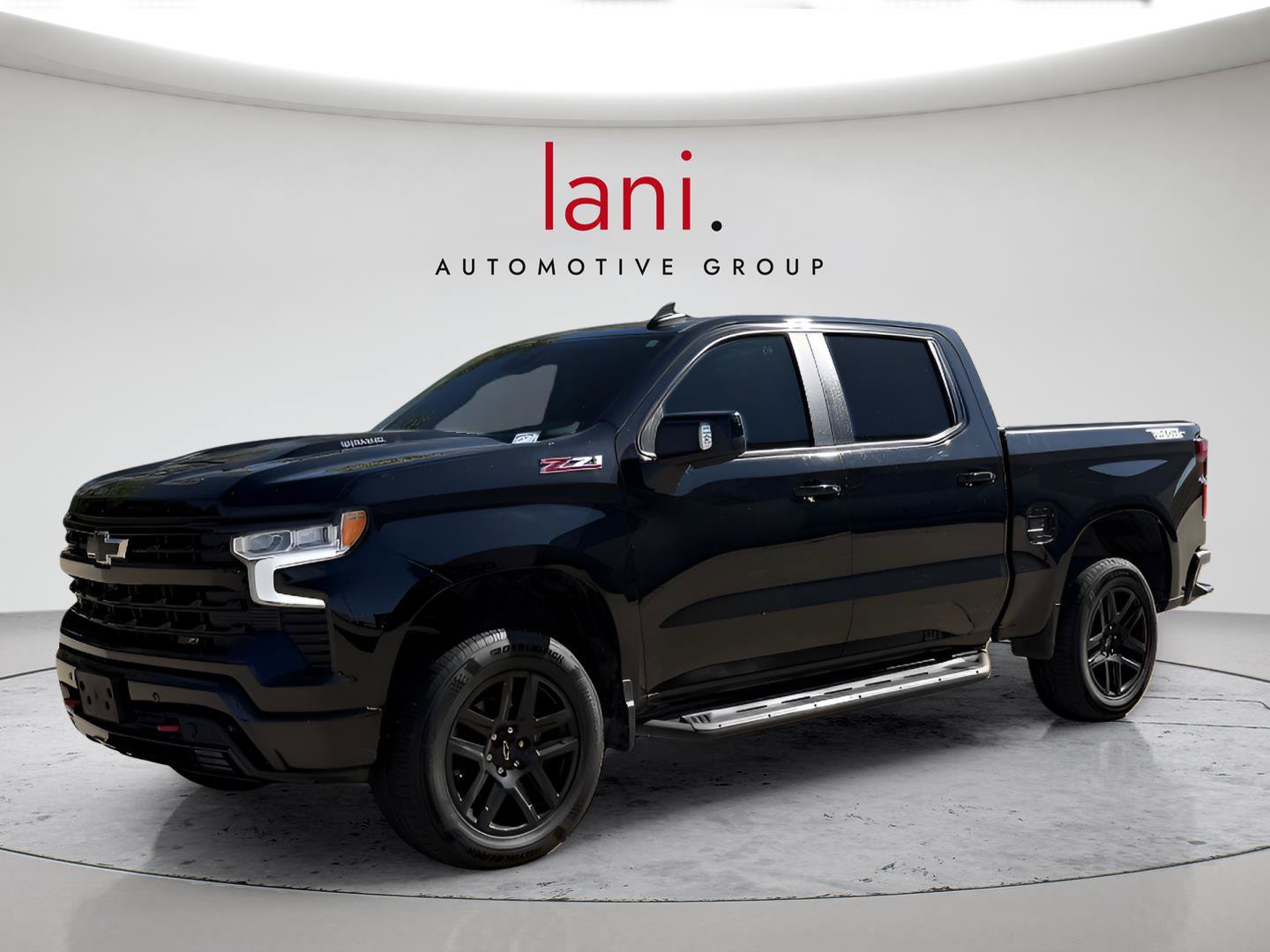 Used 2024 Chevrolet Silverado 1500 LT Trail Boss w/ LT Trail Boss Premium Package AWD/4WD image 1