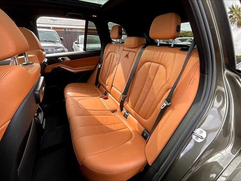 Used 2022 BMW X5 xDrive40i w/ M Sport Package image 29