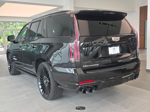 Used 2025 Cadillac Escalade V AWD/4WD image 4