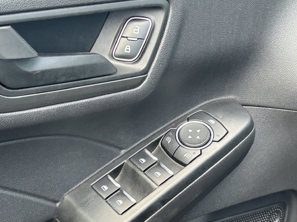 Used 2025 Ford Escape Active AWD/4WD image 26