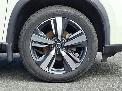 Used 2021 Nissan Rogue SL w/ Premium Package image 8