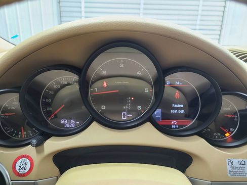 Used 2013 Porsche Cayenne Diesel AWD/4WD image 29