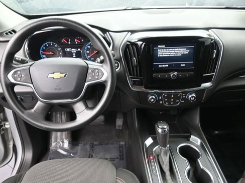 Used 2020 Chevrolet Traverse LS image 16