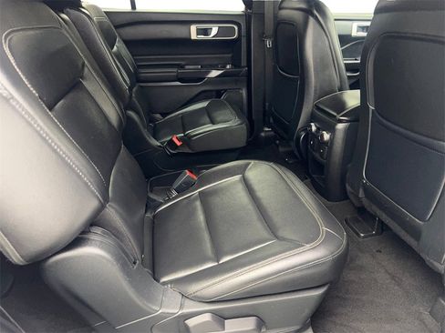 Used 2020 Ford Explorer XLT w/ Equipment Group 202A image 44