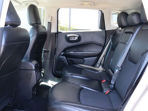 Used 2020 Jeep Compass Latitude FWD image 30