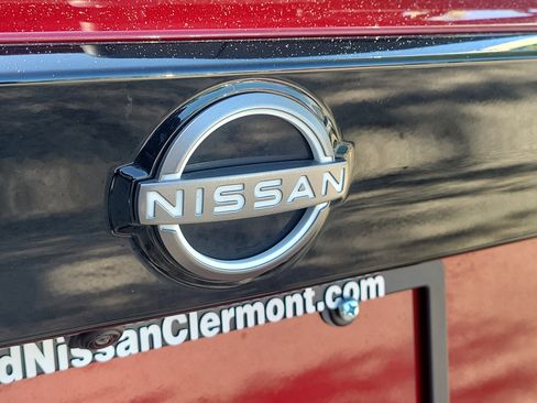 Certified 2025 Nissan Kicks SV FWD image 11