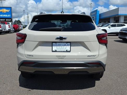 New 2026 Chevrolet Trax ACTIV w/ Driver Confidence Package FWD image 4