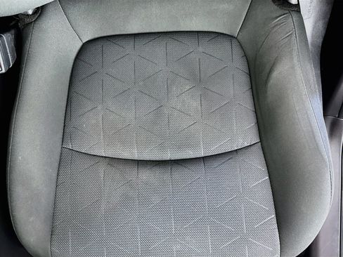 Certified 2021 Toyota RAV4 XLE w/ Convenience Package AWD/4WD image 18