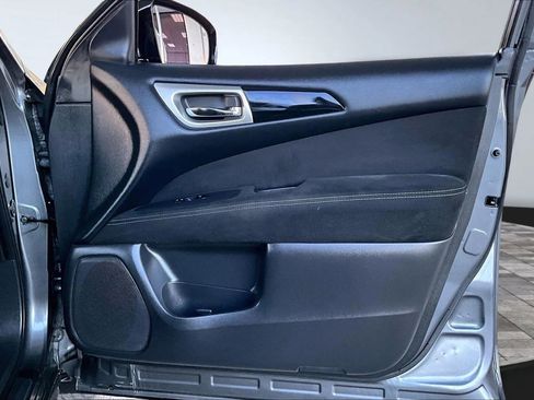 Used 2015 Nissan Pathfinder SV w/ Cargo Package image 25