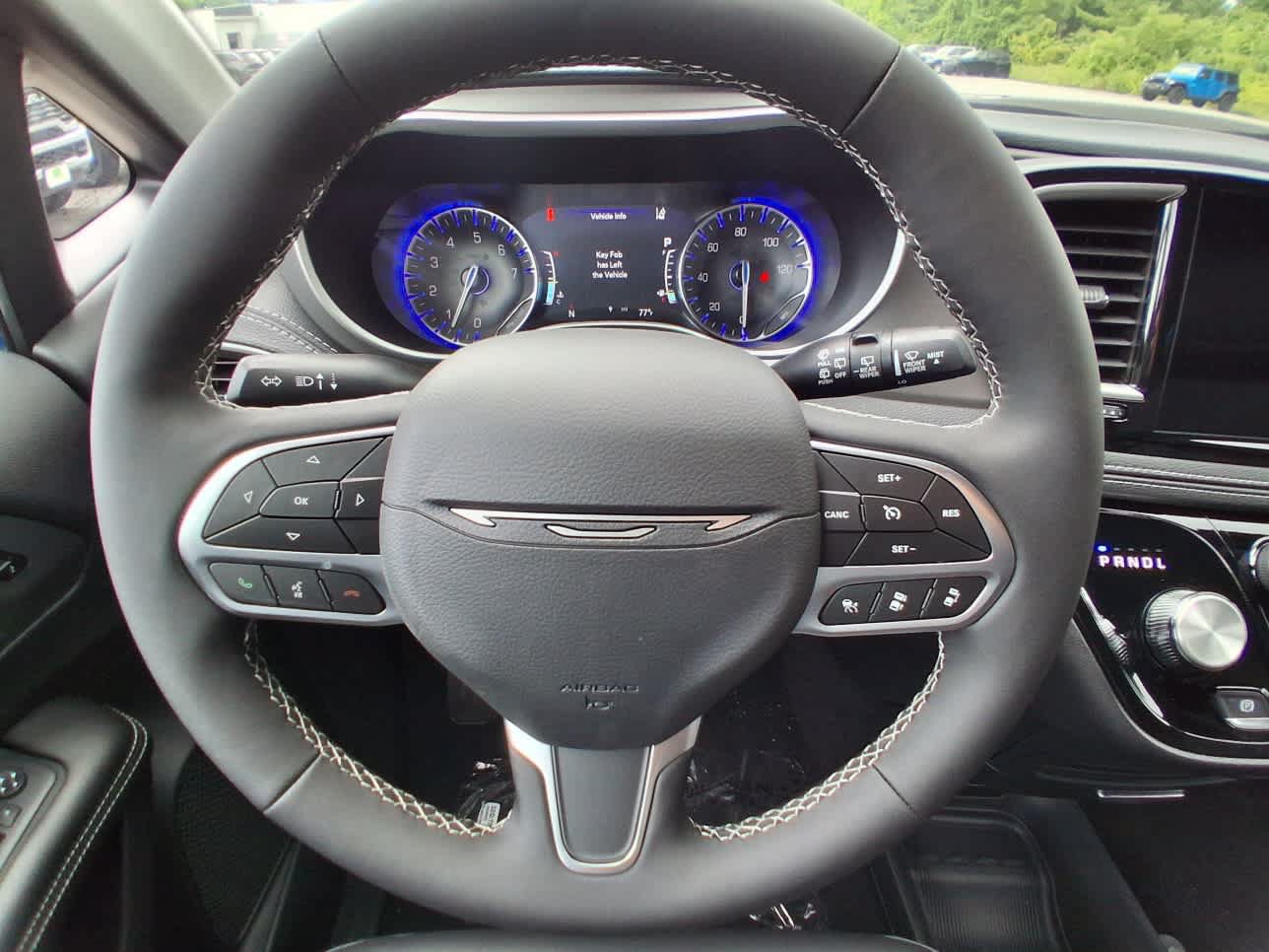 New 2027 Chrysler Pacifica Select AWD/4WD image 19