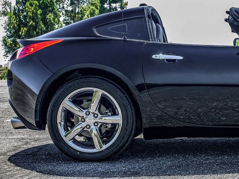 Used 2009 Pontiac Solstice GXP w/ Premium Package RWD image 10