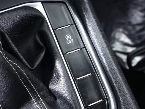 Used 2022 Volkswagen Tiguan SE image 27