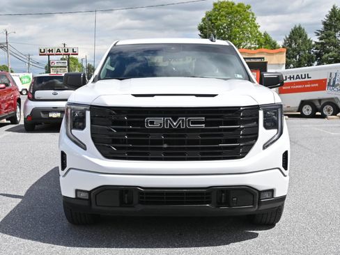 Used 2024 GMC Sierra 1500 Elevation w/ LPO, Elevation Black Package AWD/4WD image 4