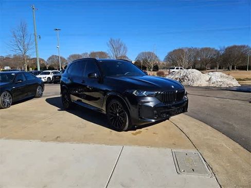 Used 2025 BMW X5 sDrive40i w/ M Sport Package image 3
