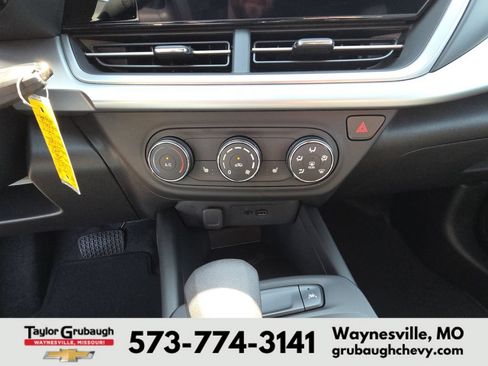 New 2026 Chevrolet Trax LS w/ LS Convenience Package FWD image 23