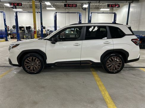 Used 2025 Subaru Forester Sport image 5