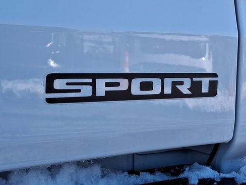 Used 2021 Jeep Gladiator Sport image 31