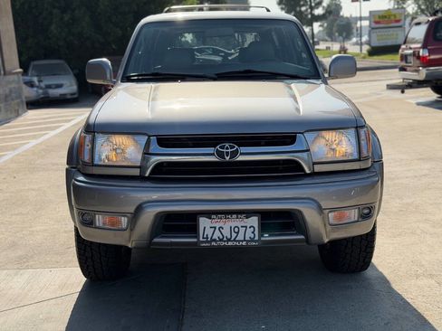 Used 2001 Toyota 4Runner Limited image 3