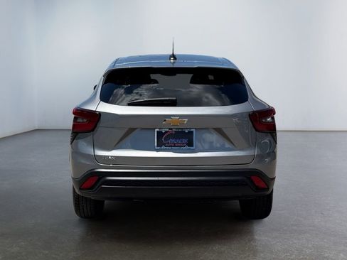 Used 2024 Chevrolet Trax LS w/ Driver Confidence Package FWD image 5