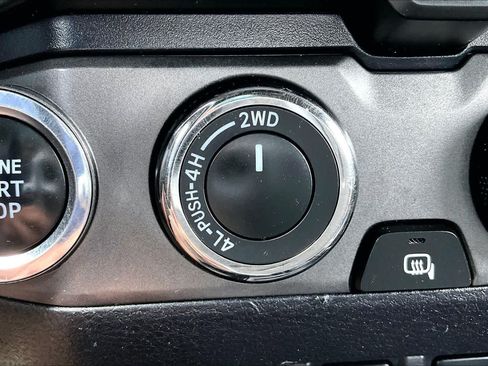 Used 2019 Toyota Tacoma TRD Sport w/ Technology Package AWD/4WD image 34