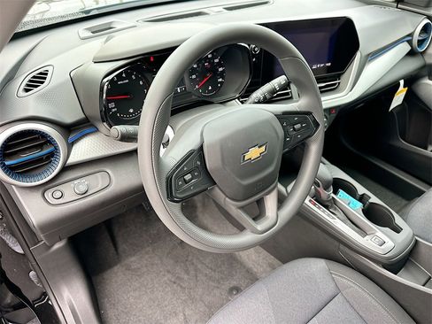 New 2026 Chevrolet Trax LS image 6