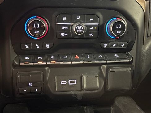 Used 2021 Chevrolet Silverado 1500 High Country w/ Technology Package AWD/4WD image 43
