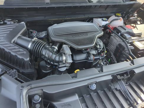 Certified 2023 GMC Acadia SLT w/ Preferred Package FWD image 28