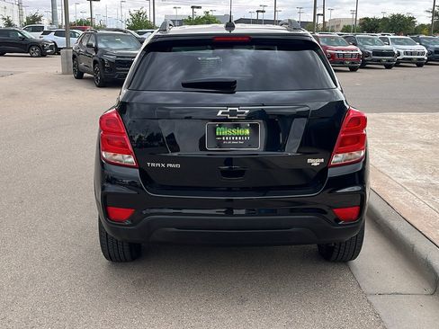 Used 2022 Chevrolet Trax LT w/ Midnight Edition AWD/4WD image 7