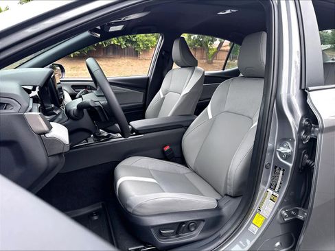 Used 2025 Toyota Camry SE w/ Convenience Package FWD image 28
