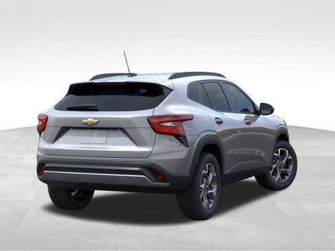 New 2026 Chevrolet Trax LT FWD image 4