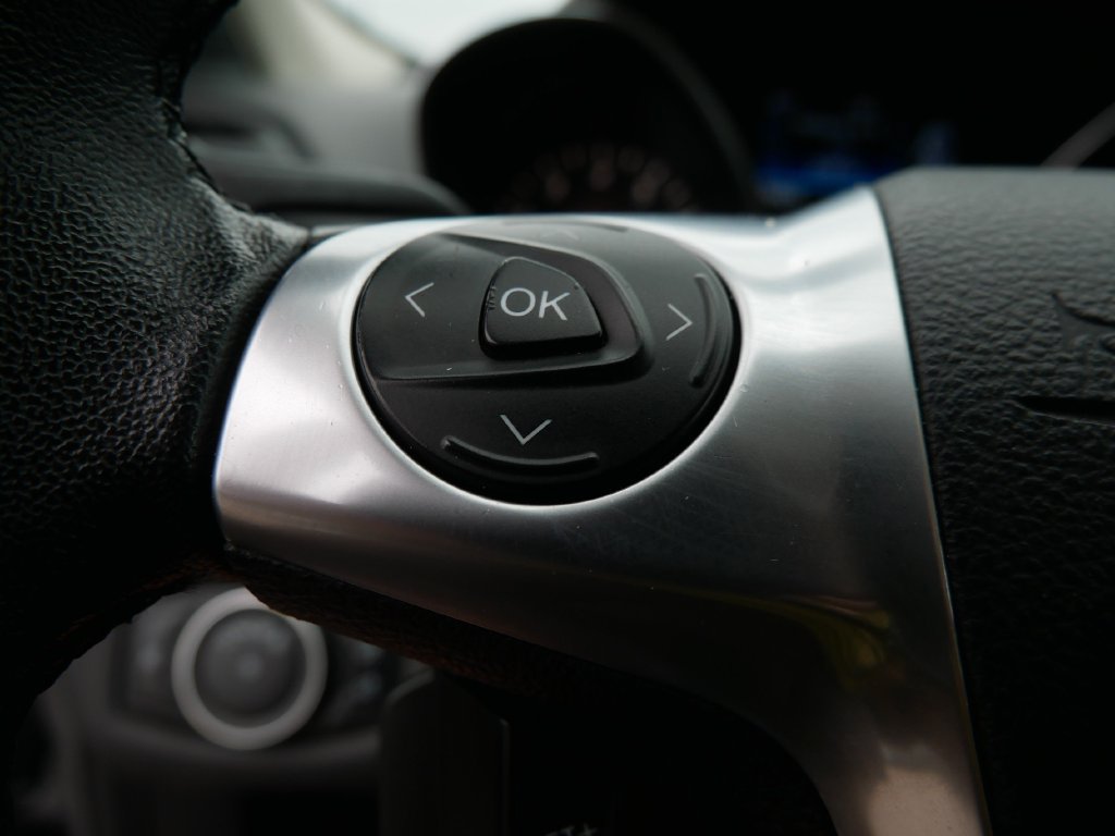 Used 2016 Ford Escape SE w/ SE Leather Comfort Package FWD image 26