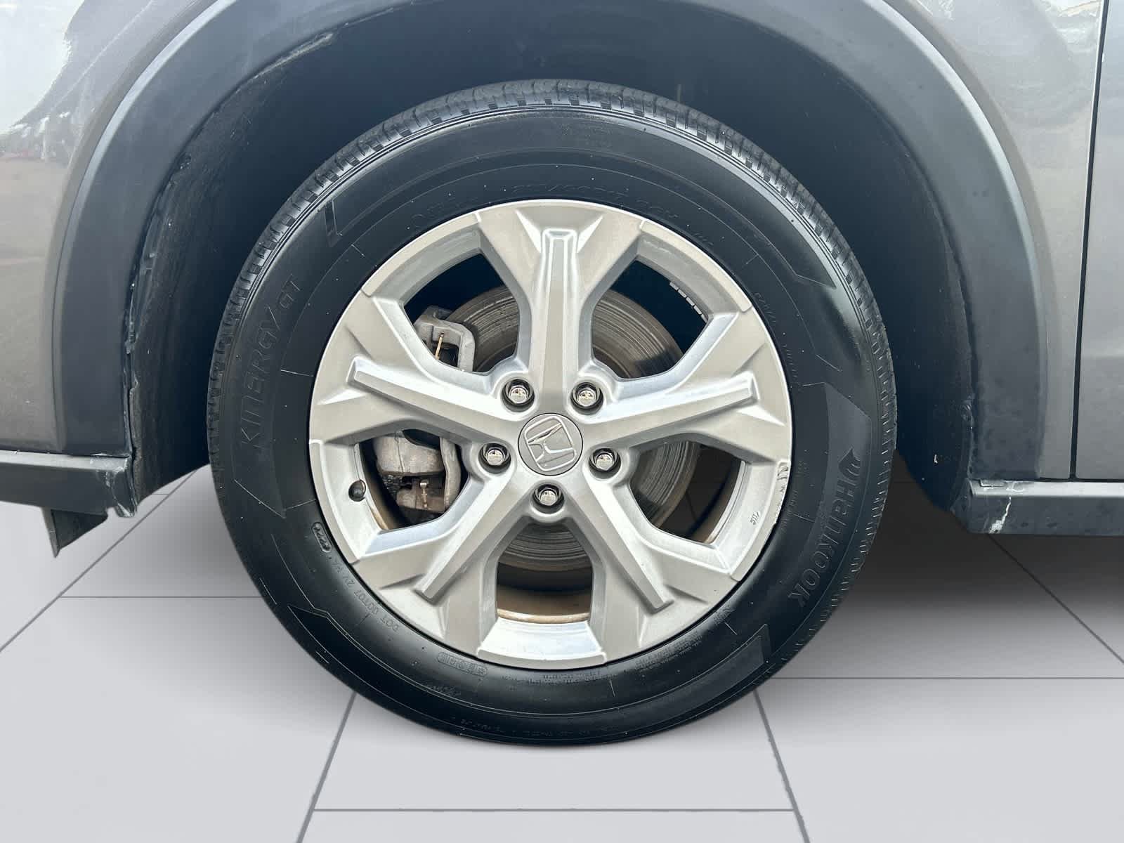 Used 2025 Honda HR-V LX image 9
