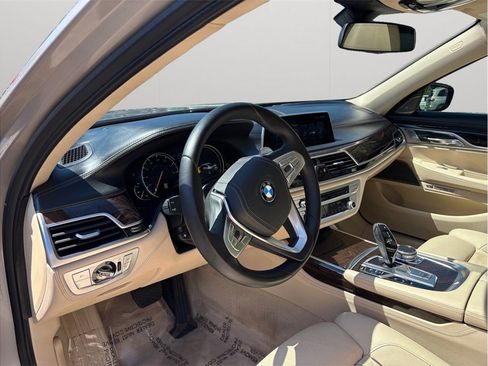 Used 2016 BMW 750i RWD image 6