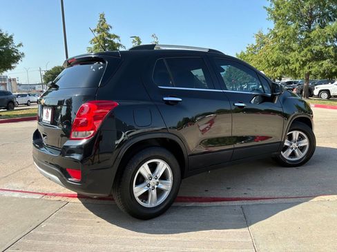 Used 2019 Chevrolet Trax LT w/ LT Convenience Package FWD image 6