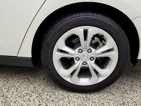 Used 2025 Honda Accord LX image 9