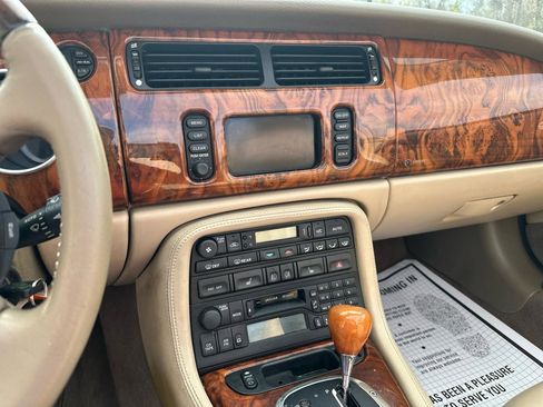 Used 2004 Jaguar XK8 Convertible image 12