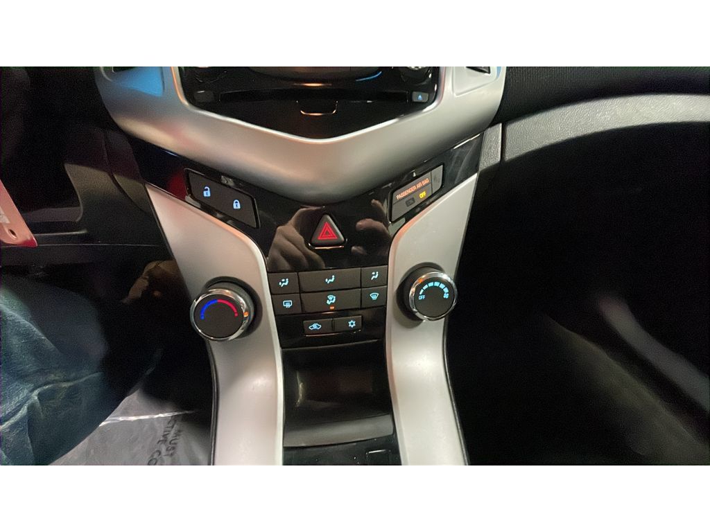 Used 2014 Chevrolet Cruze LT w/ Technology Package FWD image 13