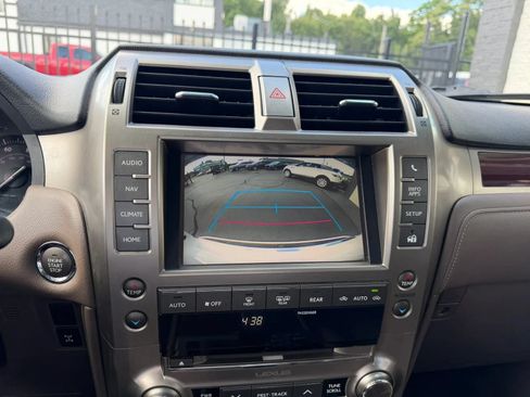 Used 2015 Lexus GX 460 Luxury AWD/4WD image 16