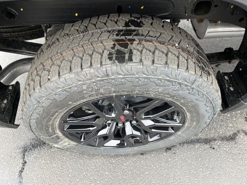 New 2026 GMC Sierra 1500 Elevation image 9