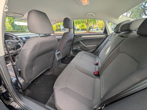 Used 2016 Volkswagen Passat 1.8T S FWD image 9