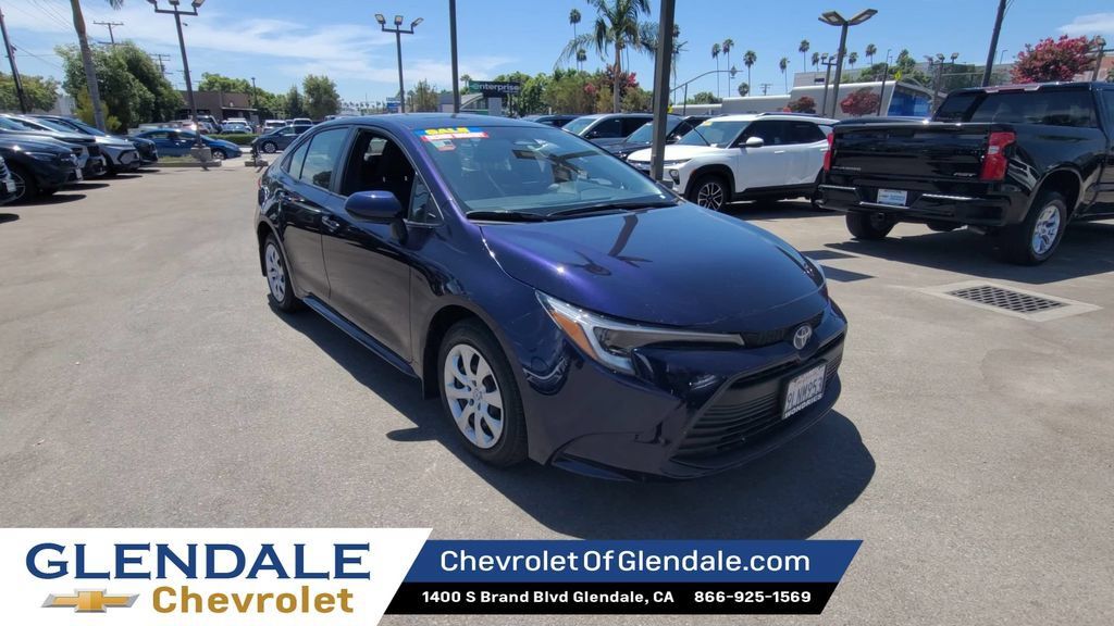 Used 2024 Toyota Corolla LE FWD image 3