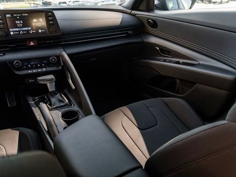 New 2025 Hyundai Elantra Sport FWD image 23