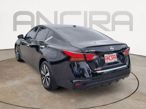 Used 2022 Nissan Altima 2.5 SV FWD image 12
