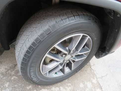 Used 2017 Jeep Grand Cherokee Limited RWD image 13