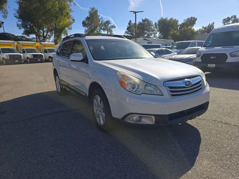 Used 2011 Subaru Outback 2.5i Premium w/ All-Weather Pkg image 4
