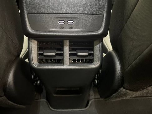 Used 2026 Chevrolet Equinox LT FWD image 41