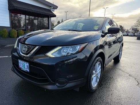 Used 2018 Nissan Rogue Sport S w/ S Appearance Package image 14