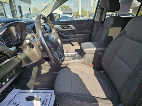 Used 2019 Chevrolet Traverse LT image 12